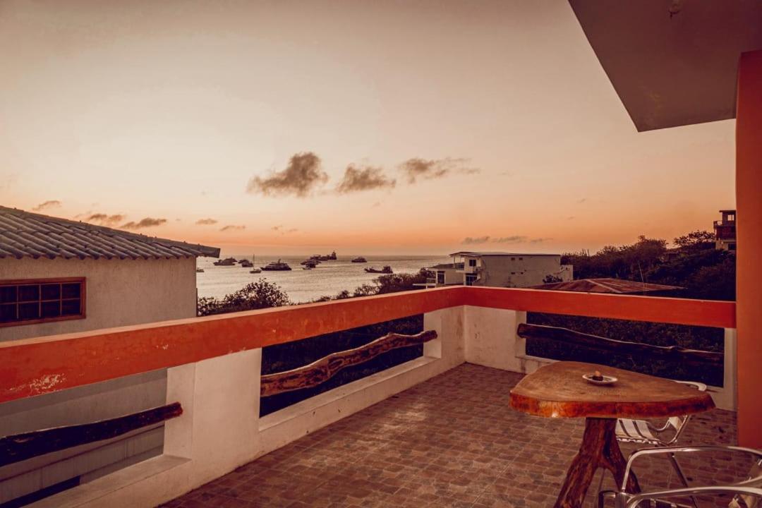Casa De Nelly Hotel Puerto Baquerizo Moreno Exterior foto